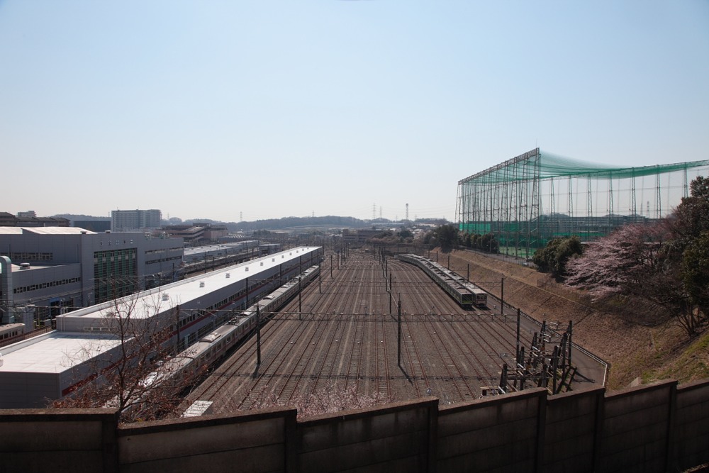 京王線 若葉台車両基地と桜