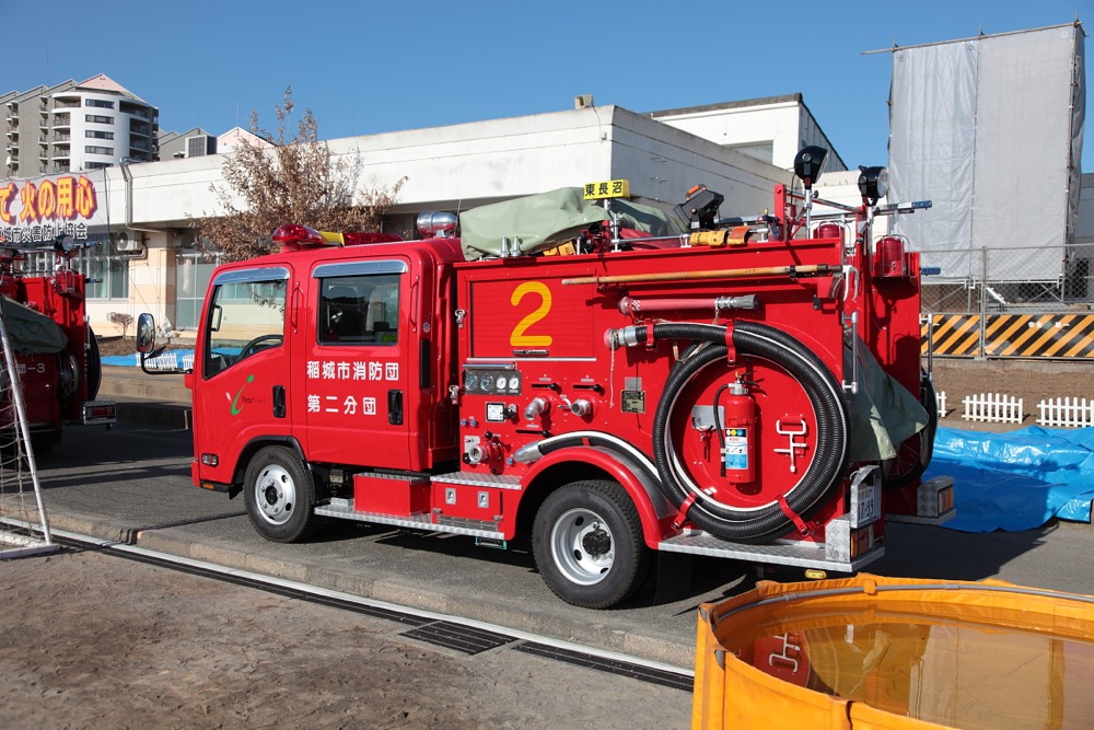 稲城市消防出初式 第二分団の消防車