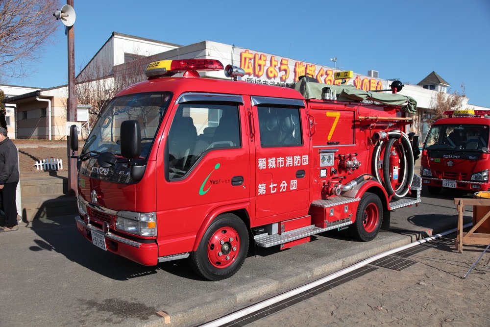 稲城市消防出初式 第七分団の消防車