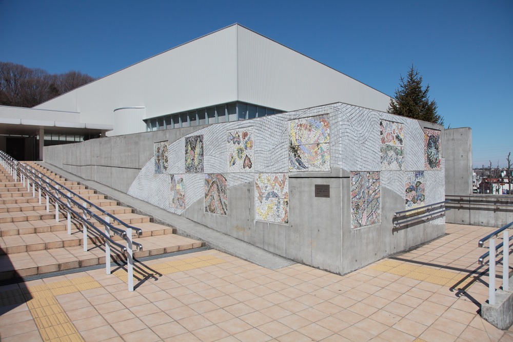 稲城市立中央図書館