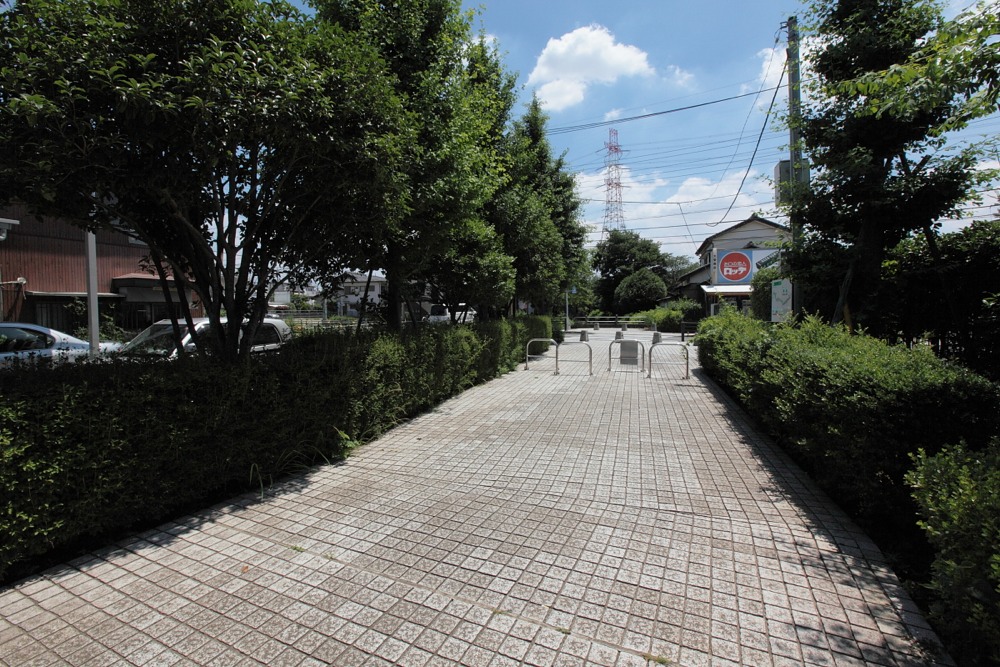 大丸用水の上を通る道