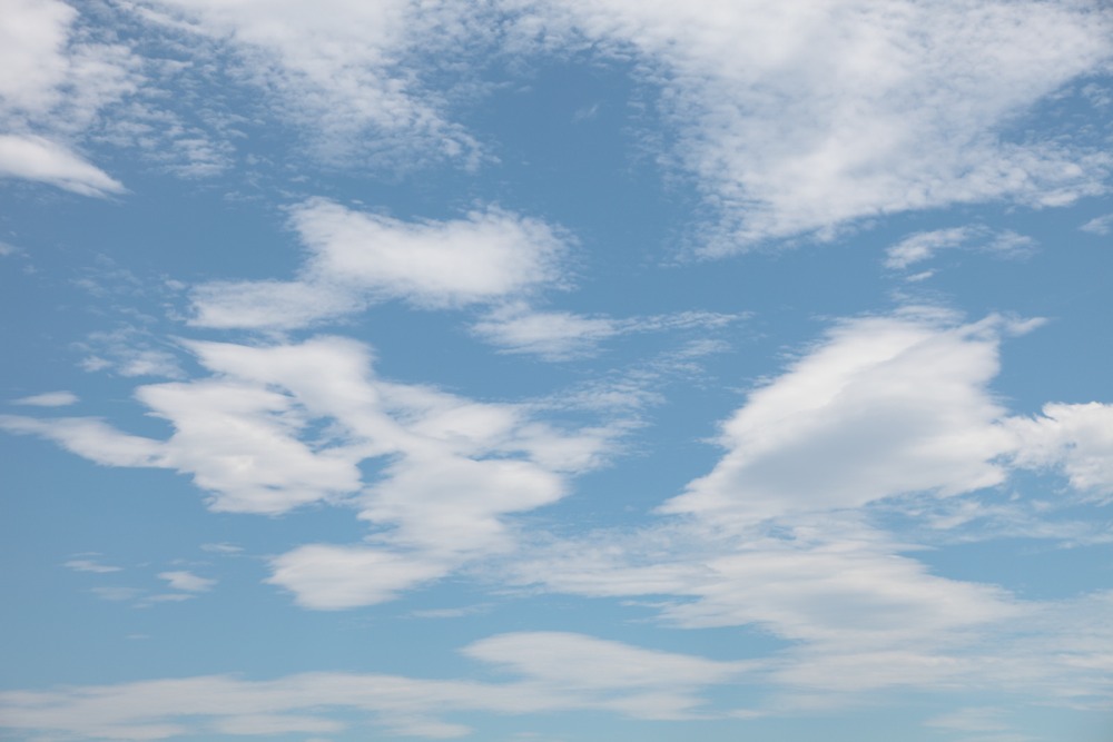 台風明けの空に浮かぶ雲