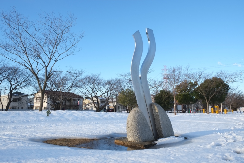 雪明けの朝